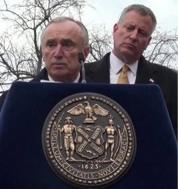 bratton%20and%20de%20Blasio.jpg