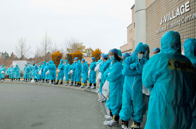 fukushima-workers.jpg