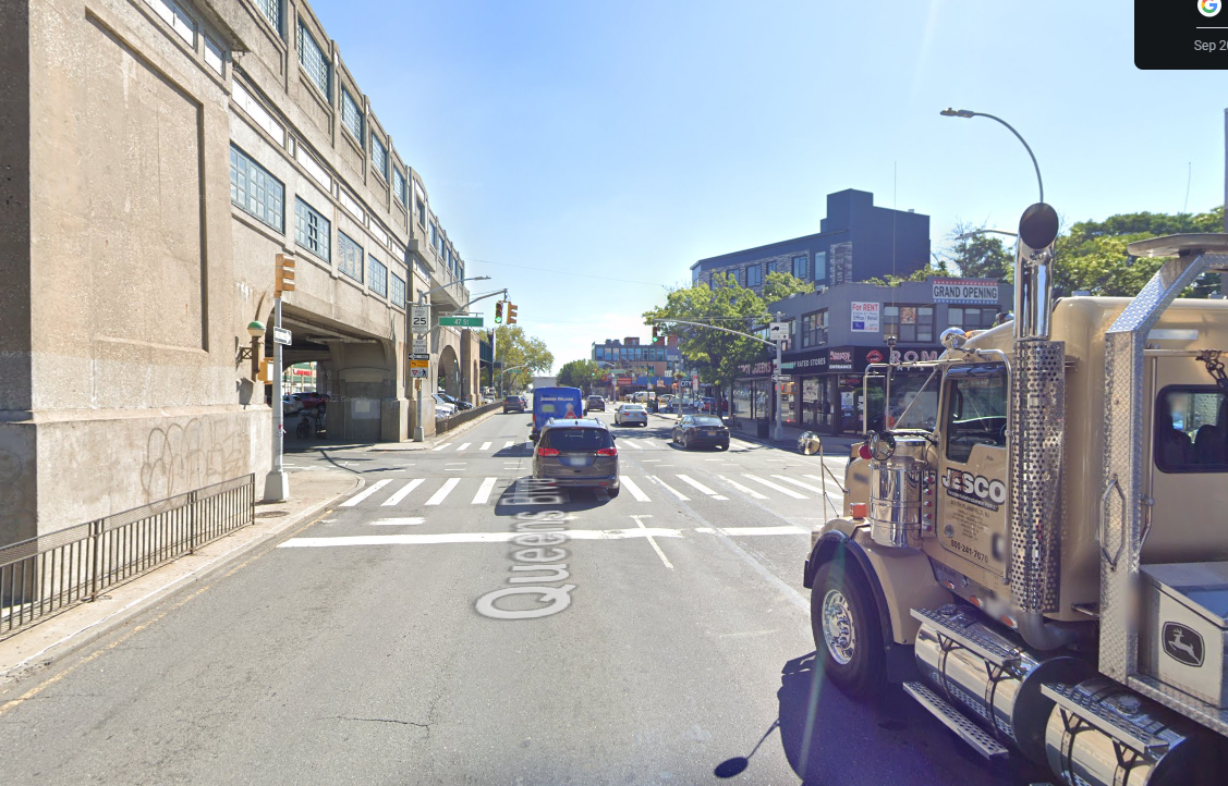 location of the car crash on 47th street and Queens Boulevard